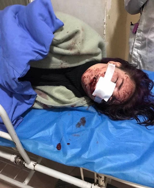 Две подруги зашли в шашлычную, где бухала дюжина мужиков