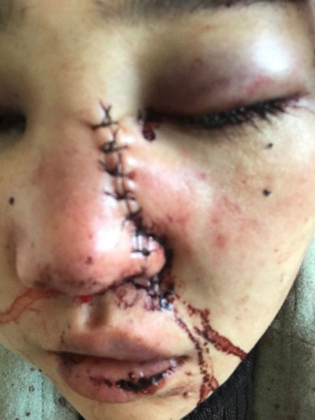 Две подруги зашли в шашлычную, где бухала дюжина мужиков