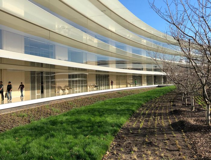 Запретная территория Apple