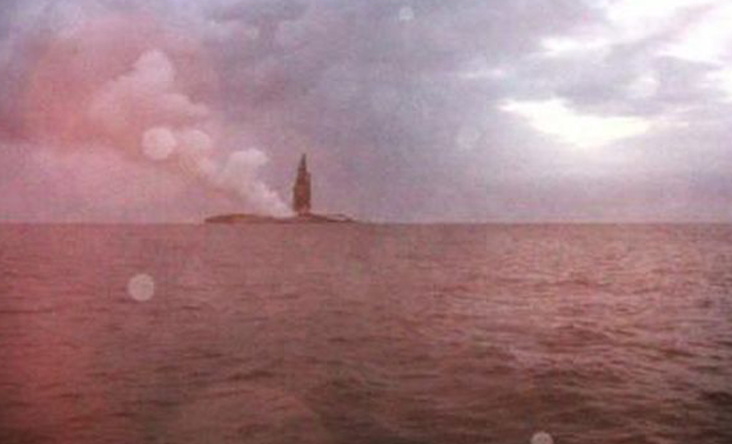 Извержение подводного вулкана Извержение подводного вулкана