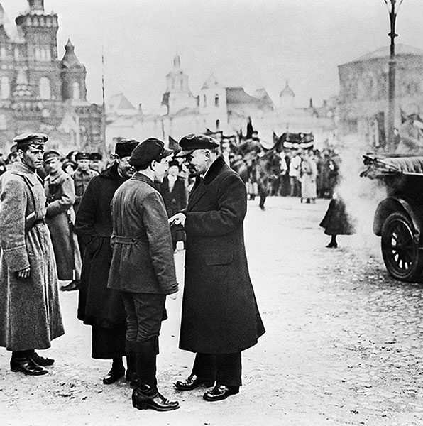 Советский Первомай: хроника за 66 лет Советский Первомай: хроника за 66 лет