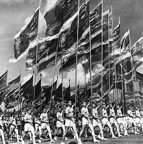 Советский Первомай: хроника за 66 лет Советский Первомай: хроника за 66 лет