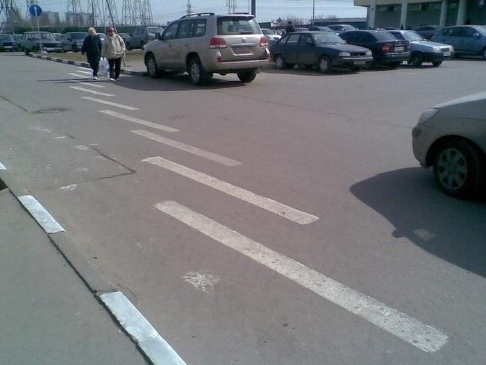 Суровые российские пешеходные переходы