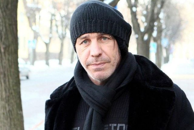 «Не связывайтесь с русскими, они всегда нас побеждали»: Тилль Линдеманн о России «Не связывайтесь с русскими, они всегда нас побеждали»: Тилль Линдеманн о России