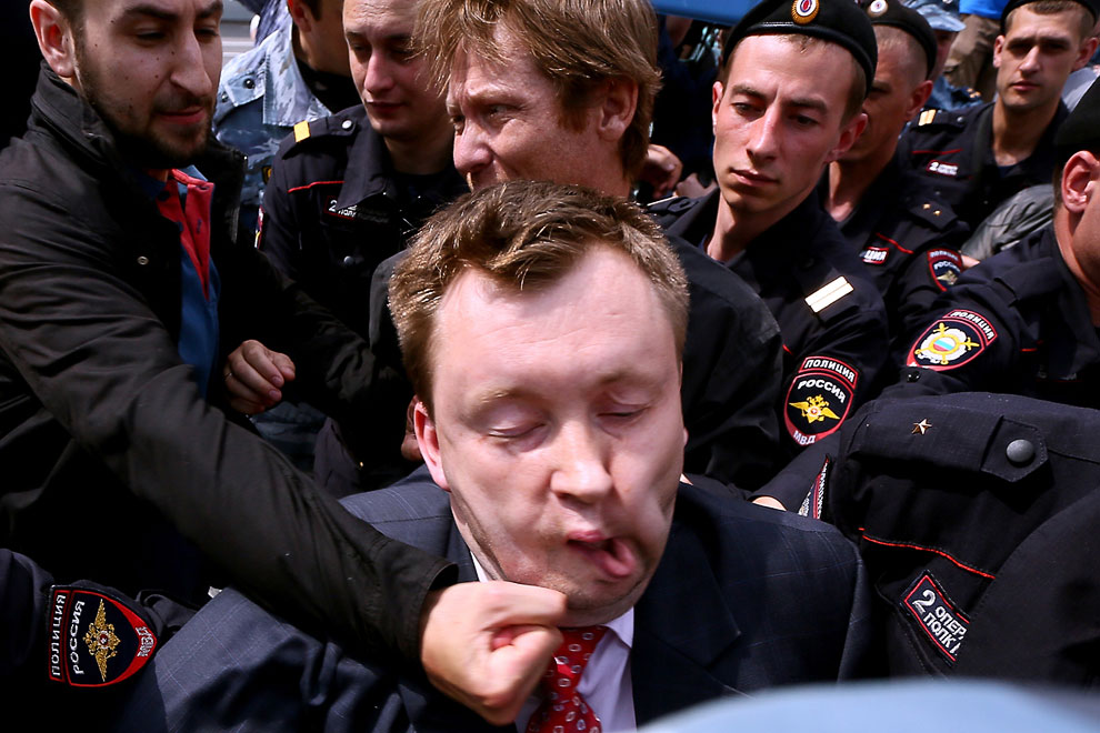 Протестующий мир Протестующий мир