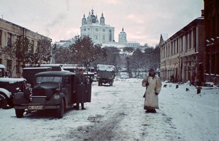 Советские города в немецкой оккупации Советские города в немецкой оккупации