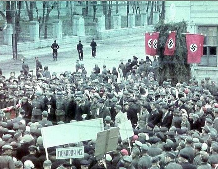 Советские города в немецкой оккупации Советские города в немецкой оккупации