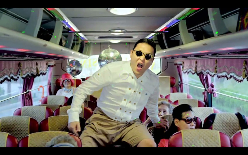 Самое популярное видео на YouTube – Gangnam Style (13 фото) Самое популярное видео на YouTube – Gangnam Style (13 фото)
