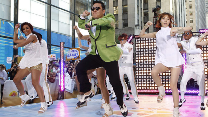 Самое популярное видео на YouTube – Gangnam Style (13 фото) Самое популярное видео на YouTube – Gangnam Style (13 фото)