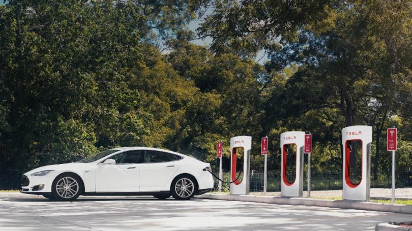 Tesla Motors готовится к официальному выходу на рынок России Tesla Motors готовится к официальному выходу на рынок России