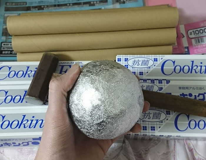 Японцы полируют шары из фольги до совершенства, и результат заставит вас открыть рот