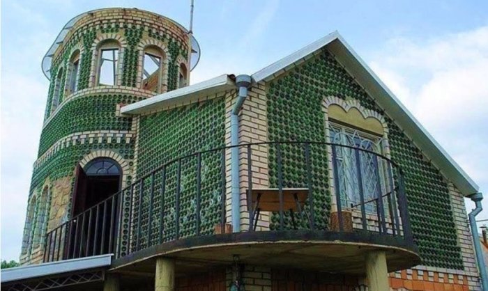 Уютные дома из мусора и отходов Уютные дома из мусора и отходов