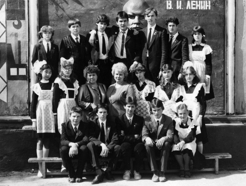 1-ое сентября тогда и сейчас (11 фото)