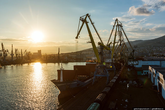 Новороссийский морской порт – самый большой порт России