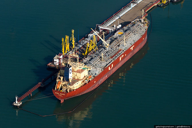 Новороссийский морской порт – самый большой порт России