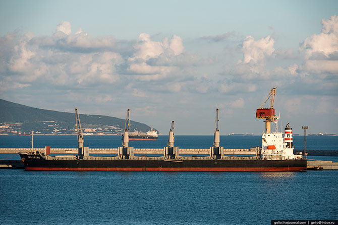 Новороссийский морской порт – самый большой порт России