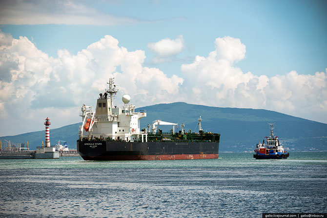 Новороссийский морской порт – самый большой порт России