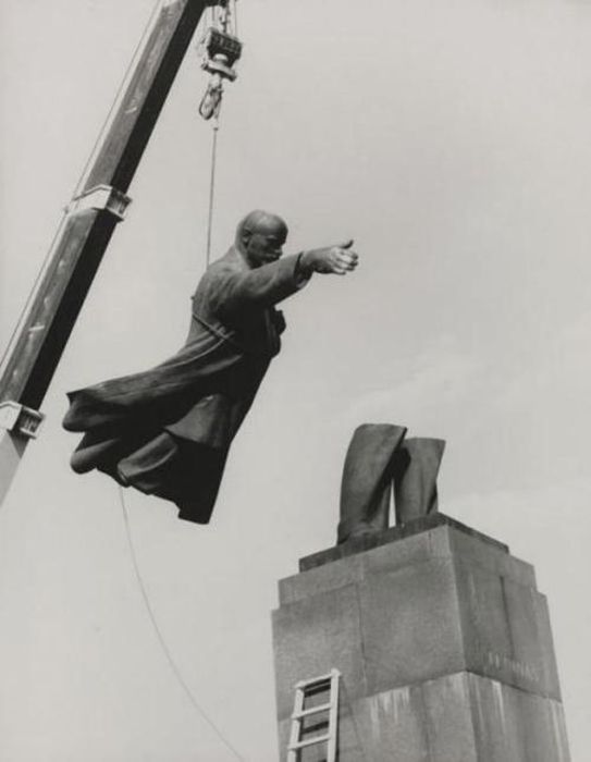 Самые дорогие работы советских и российских фотографов, проданных на лондонском аукционе Самые дорогие работы советских и российских фотографов, проданных на лондонском аукционе