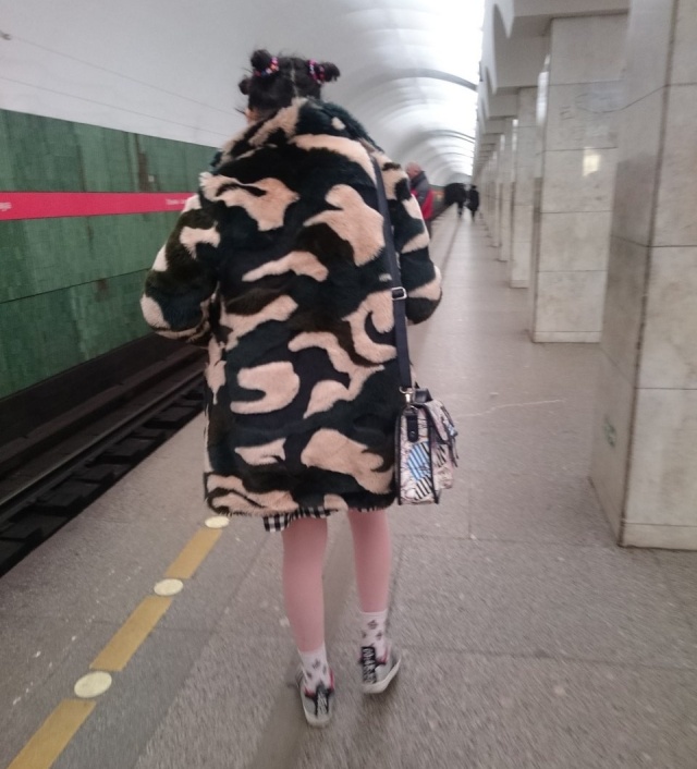 Модники и модницы из нашего метро