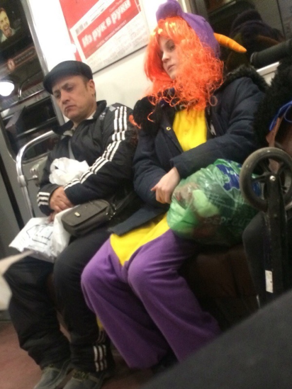 Модники и модницы из нашего метро