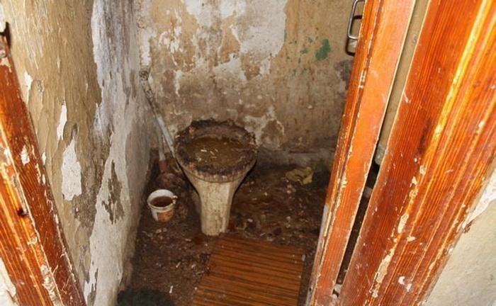 Ледяной столб из дерьма и мочи