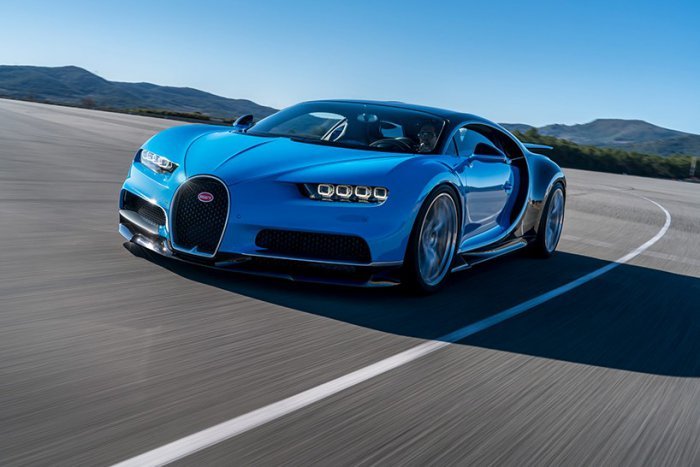 Мировая премьера гиперкара Bugatti Chiron на автошоу Geneva Motor Show 2016
