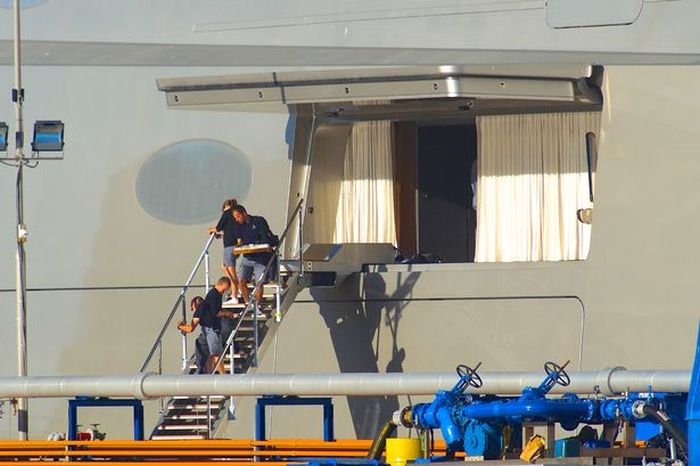 Яхта российского миллиардера Андрея Мельниченко Sailing Yacht A на испытаниях в Гибралтаре