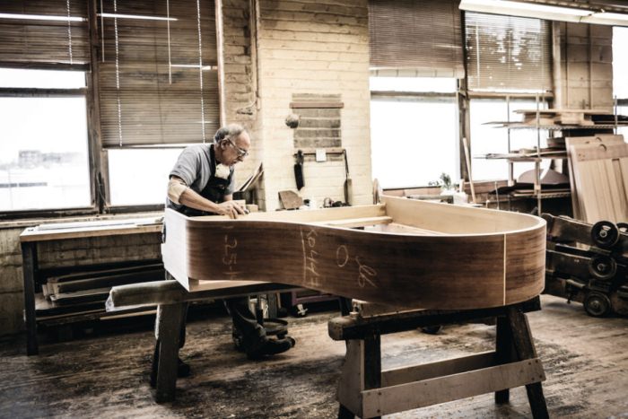Экскурсия в мастерскую для изготовления пианино Steinway Экскурсия в мастерскую для изготовления пианино Steinway
