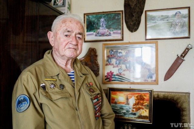 90-летний ветеран-десантник поделился деталями о секретном задании под Кенигсбергом 90-летний ветеран-десантник поделился деталями о секретном задании под Кенигсбергом
