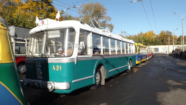 83 года московскому троллейбусу. Фоторепортаж