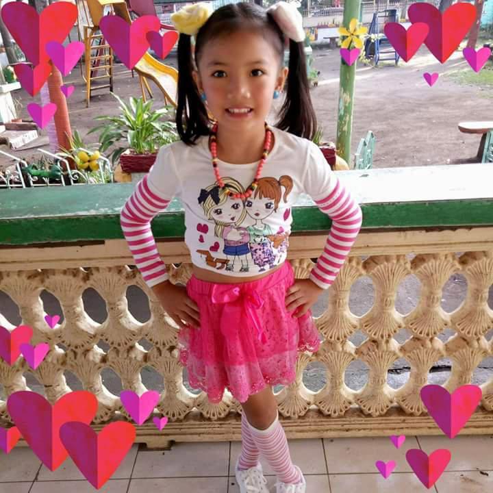 8-летняя девочка напала на вооруженных грабителей, защищая семью 8-летняя девочка напала на вооруженных грабителей, защищая семью
