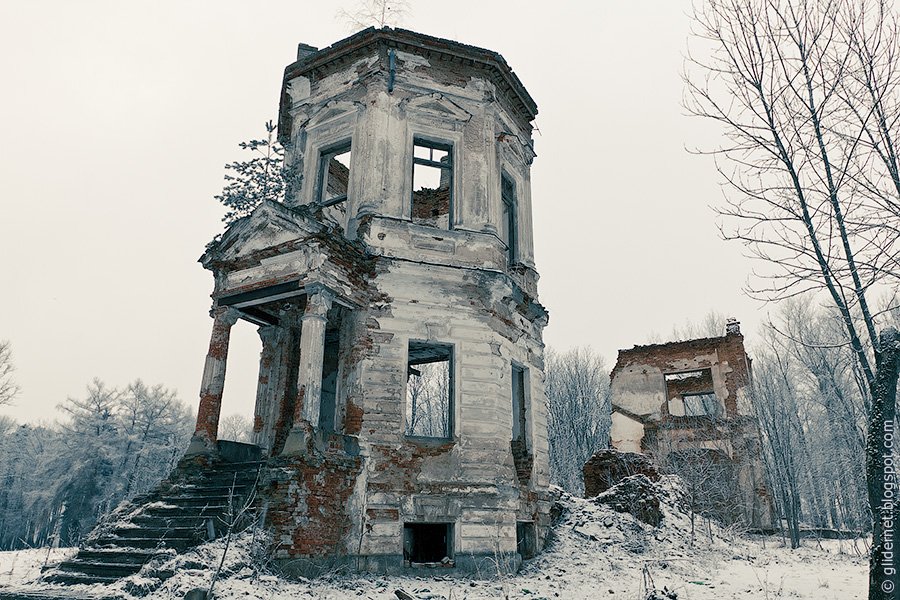 Ночной Дозор: атмосферные фотографии заброшенных зданий Ночной Дозор: атмосферные фотографии заброшенных зданий