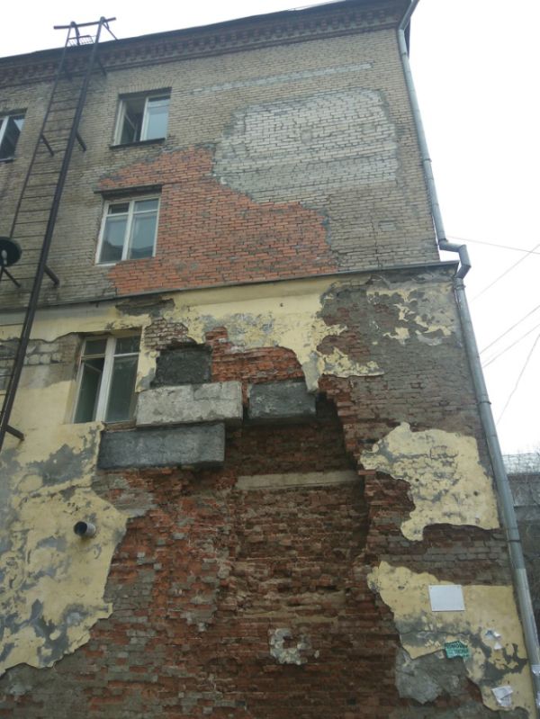 Общежитие, в котором продолжают жить люди