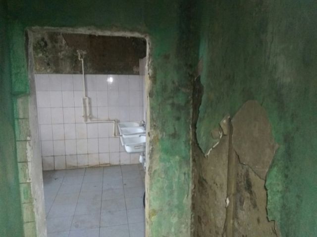 Общежитие, в котором продолжают жить люди