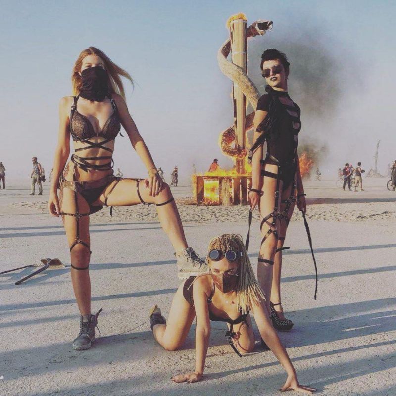 Яркие персонажи фестиваля Burning Man-2018