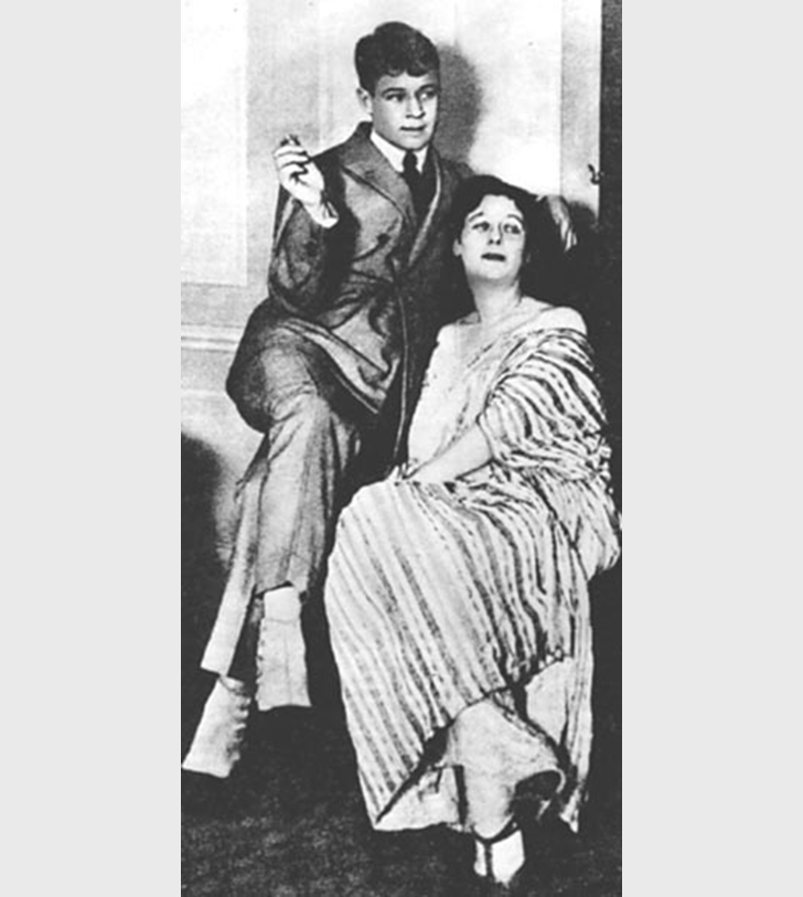 История жизни Сергея Есенина История жизни Сергея Есенина