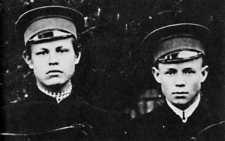 История жизни Сергея Есенина История жизни Сергея Есенина