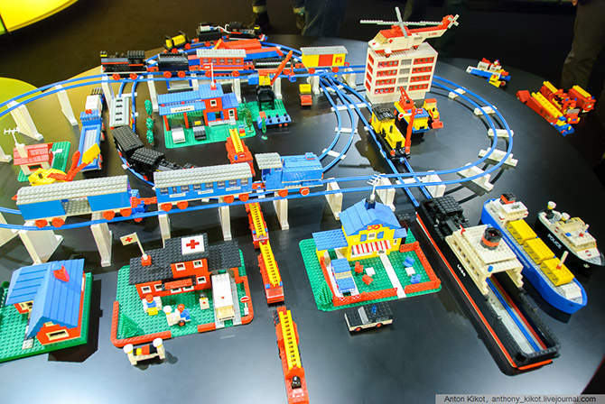 Музей LEGO – история «кубиков с пупырышками» Музей LEGO – история «кубиков с пупырышками»