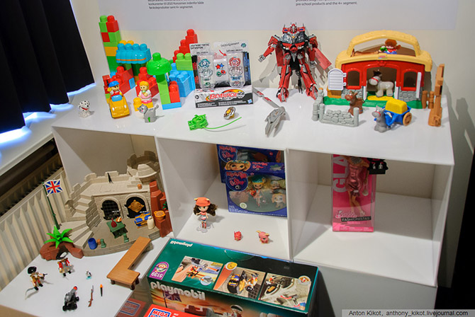 Музей LEGO – история «кубиков с пупырышками» Музей LEGO – история «кубиков с пупырышками»