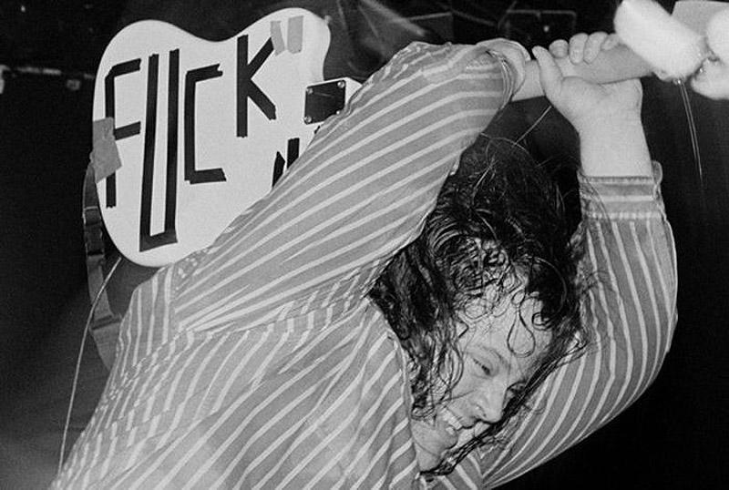 Становление группы Nirvana в ранее не публиковавшихся фотографиях Становление группы Nirvana в ранее не публиковавшихся фотографиях