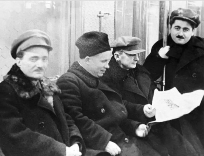 Известные личности в необычной обстановке Известные личности в необычной обстановке