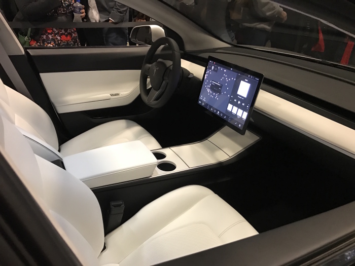 Скоро на рынке появится бюджетная Tesla Скоро на рынке появится бюджетная Tesla