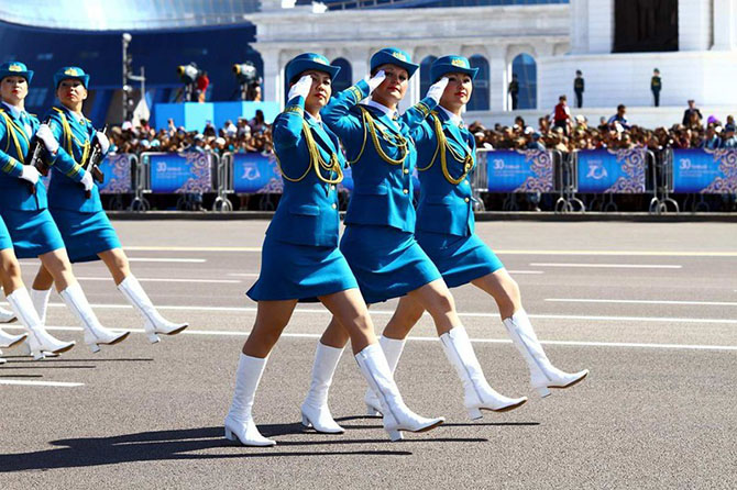 Девушки в армии Казахстана