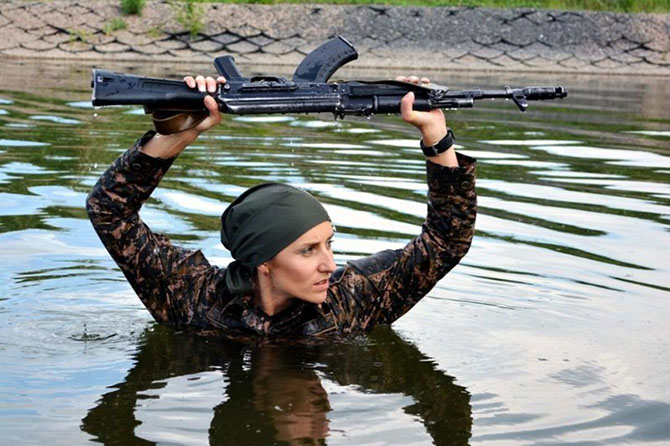 Девушки в армии Казахстана