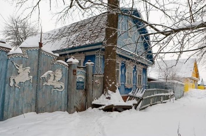 Настоящий дворец в деревенском доме Настоящий дворец в деревенском доме