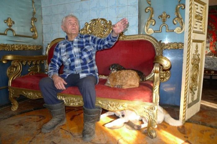Настоящий дворец в деревенском доме Настоящий дворец в деревенском доме