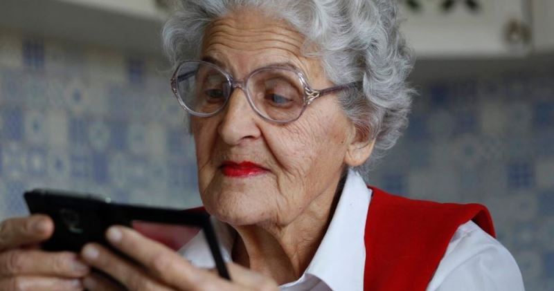 Активная 86-летняя бабушка Валя из Краснодара ведет крутейшие блоги! Активная 86-летняя бабушка Валя из Краснодара ведет крутейшие блоги!