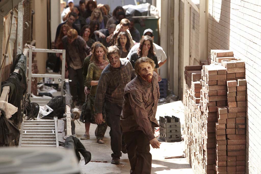 Интересные факты о сериале «Ходячие мертвецы» (The Walking Dead) (19 фото) Интересные факты о сериале «Ходячие мертвецы» (The Walking Dead) (19 фото)