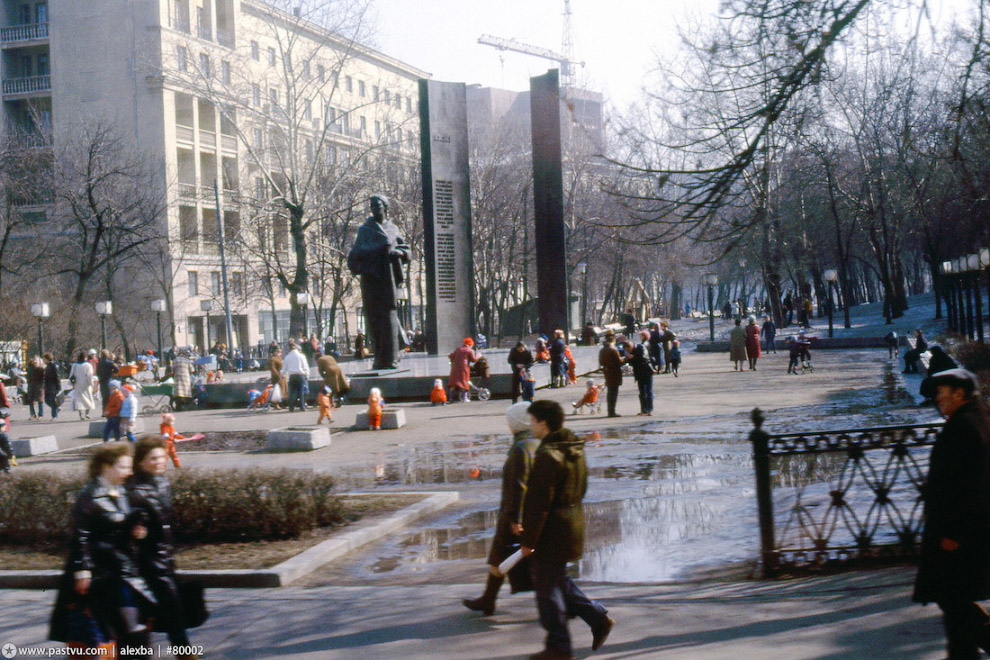 Прогулка по Москве 1985 года Прогулка по Москве 1985 года