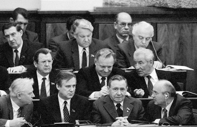 Редкие фотографии молодого Бориса Ельцина